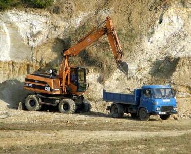 Omezení težby písku v pískovně v Holi